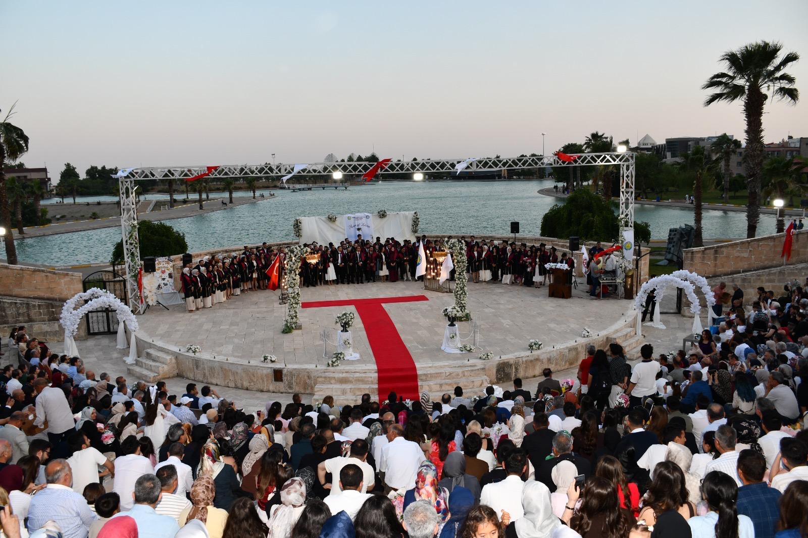 2025-2026 Eğitim Öğretim Yılı Mezuniyet Törenimiz Osmanbey Yerleşkesi Açık Hava Amfi Tiyatroda gerçekleşti (13.06.2026).